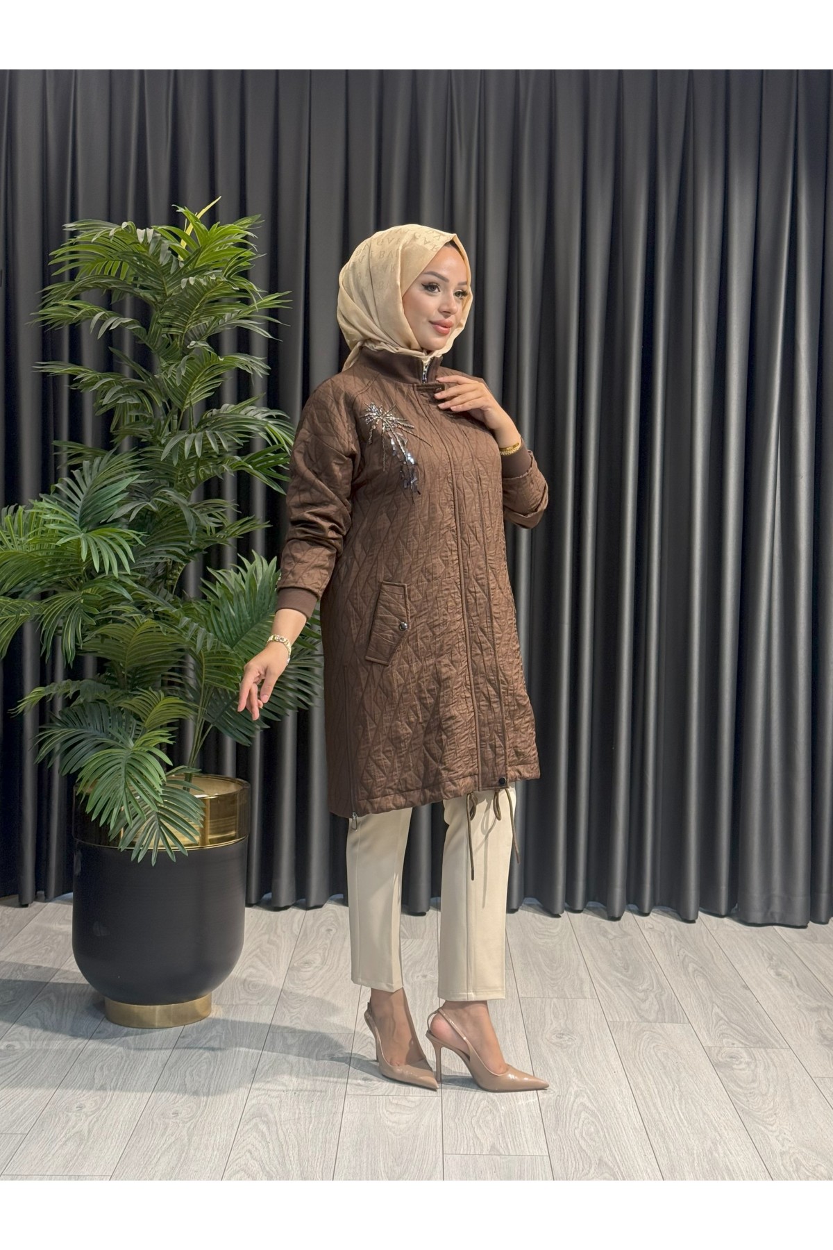 Büyük Beden Tesettür Kapitone Kap 25134 KAHVE